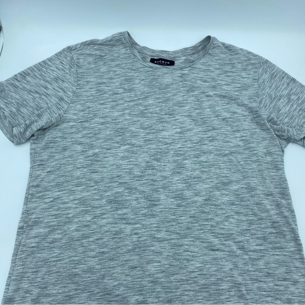 Pacsun T-Shirt Men’s Large Light Grey Longer Fit Summer